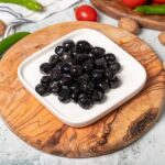 Verse zwarte olijven mediterrane keuken gezond ingrediënt"