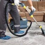 Effectief stofzuigen en dweilen voor een schoon huis - professionele schoonmaaktechnieken